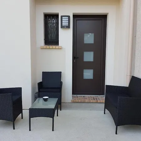 Holiday home Maison 4 Pieces, 3 Avec Jardin Et Terrasse *